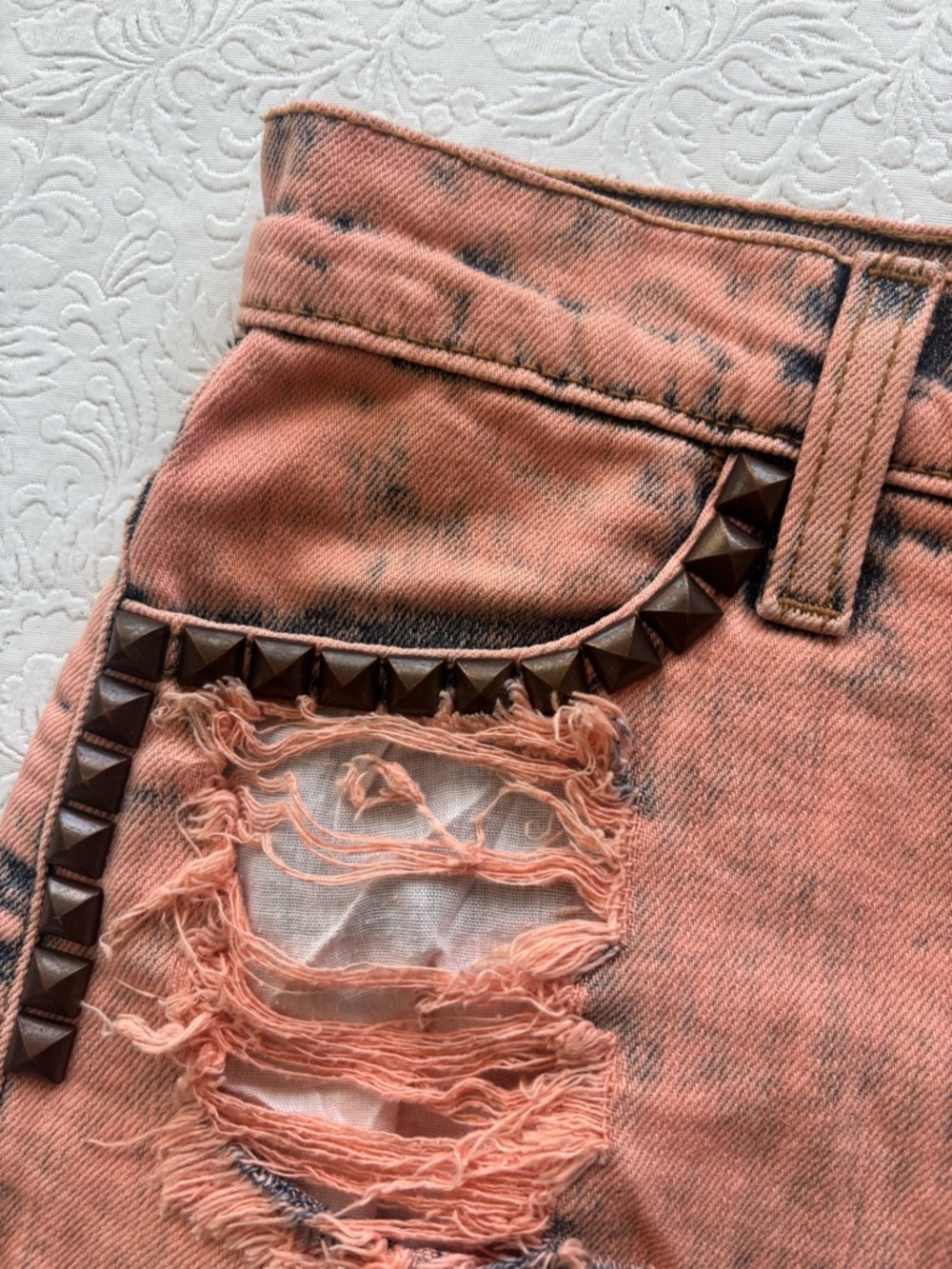 Vibrant M.I.U. Coral Distressed High-Rise Denim Shorts, Size Small - Picture 4 of 13